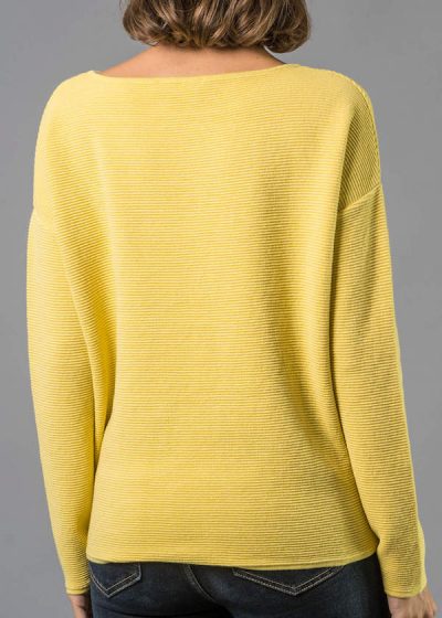 Rückensicht gelbes Stricksweat von Connemara aus Baumwolle