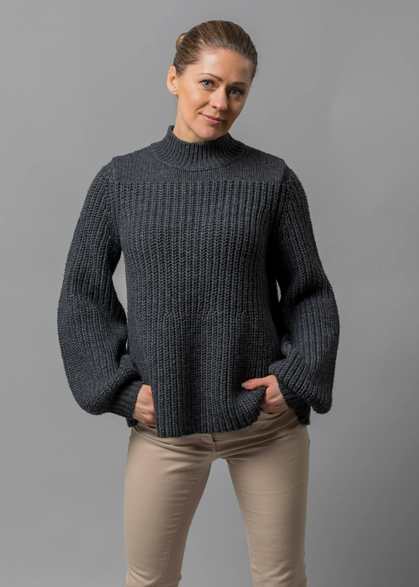 Ballonärmel Pullover Zora in anthrazit – Bild 5