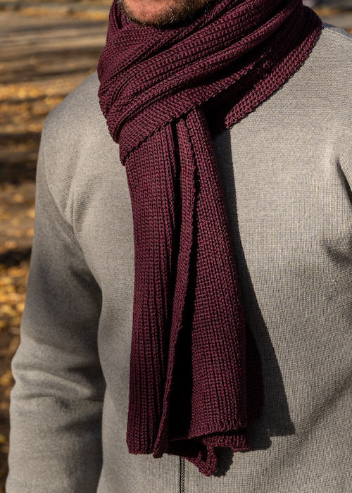 Strickschal bordeaux Orville aus Merinowolle von Connemara