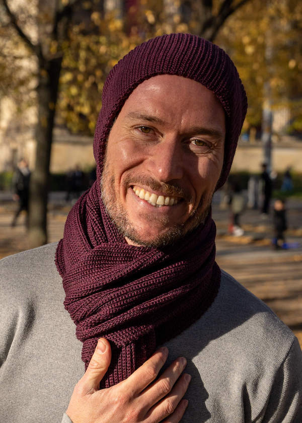 Strickschal bordeaux Orville aus Merinowolle von Connemara und ein Lächeln von Micheal Byrne