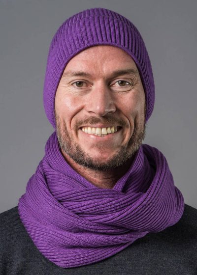 Schal und Mütze in violett