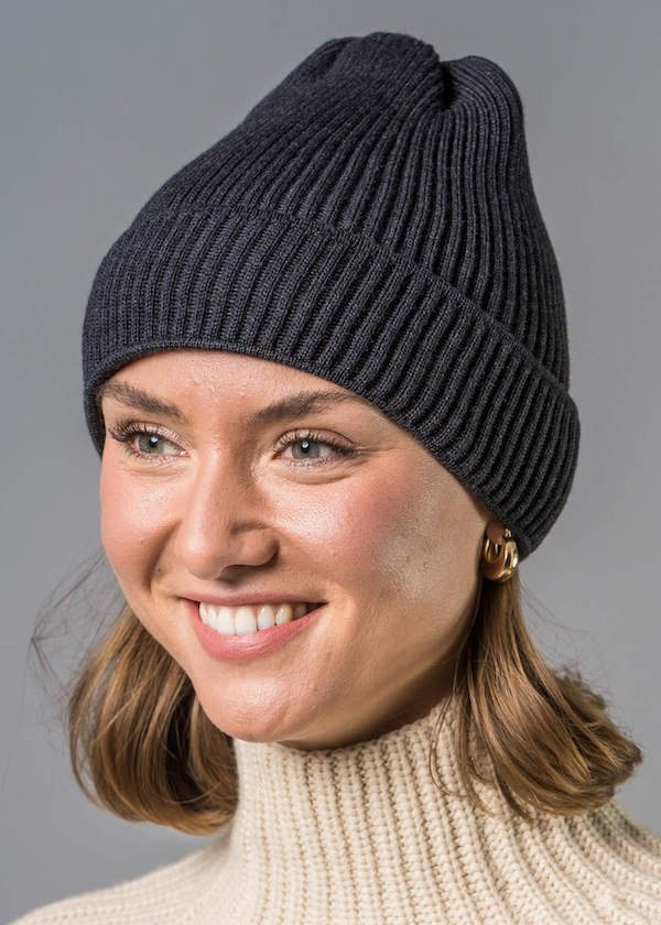 Mütze anthrazit aus Merinowolle von Connemara